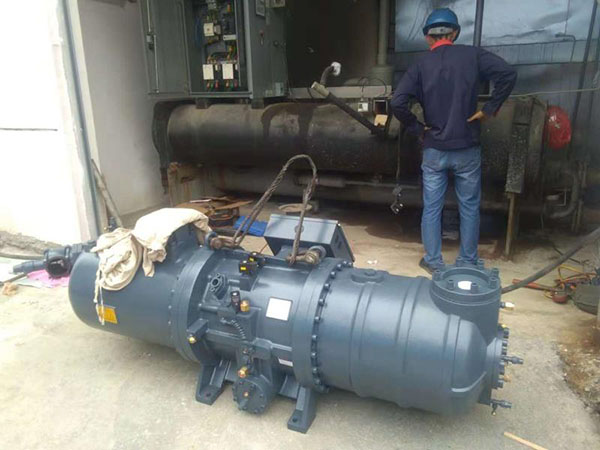 360P工業(yè)水冷機(jī)更換蒸發(fā)器及壓縮機(jī)